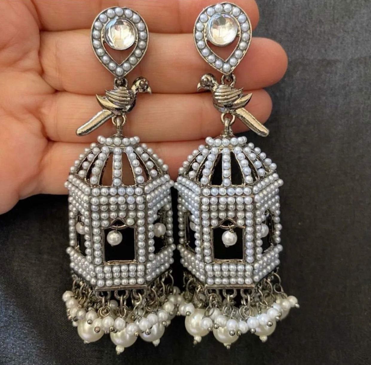 Silver & pearl earring